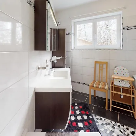 Topwohnung 45m2 Oder Weisses 15 M2 - Naehe Gruenberg *