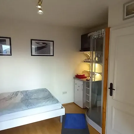 Topwohnung 45m2 Oder Weisses Budget 15 M2 - Naehe Gruenberg Lägenhet *