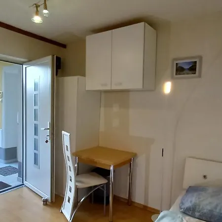 Topwohnung 45m2 Oder Weisses 15 M2 - Naehe Gruenberg Διαμέρισμα