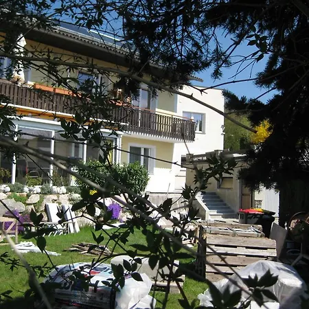 Topwohnung 45m2 Oder Weisses 15 M2 - Naehe Gruenberg *