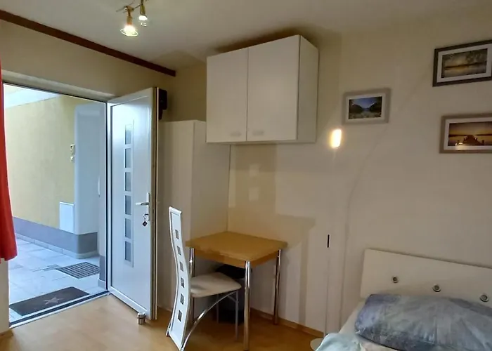 Topwohnung 45m2 Oder Weisses Budget 15 M2 - Naehe Gruenberg Apartament